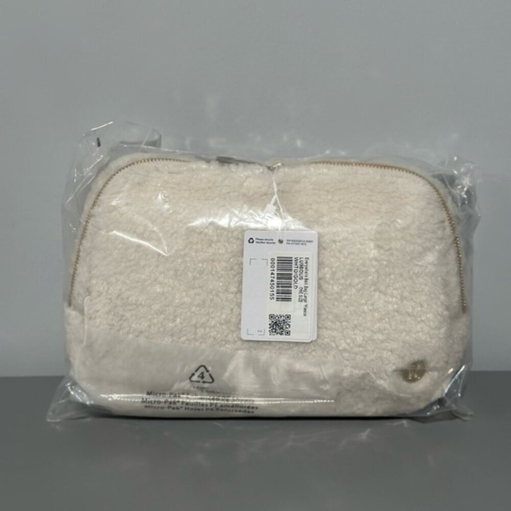 Everywhere Belt Bag 2L Fleece NWT - Gold / Opal